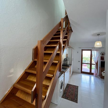 Casa Sviluppata Su Due Piani Con Doppia Veranda E Parcheggio Privato San Teodoro  Exteriör bild