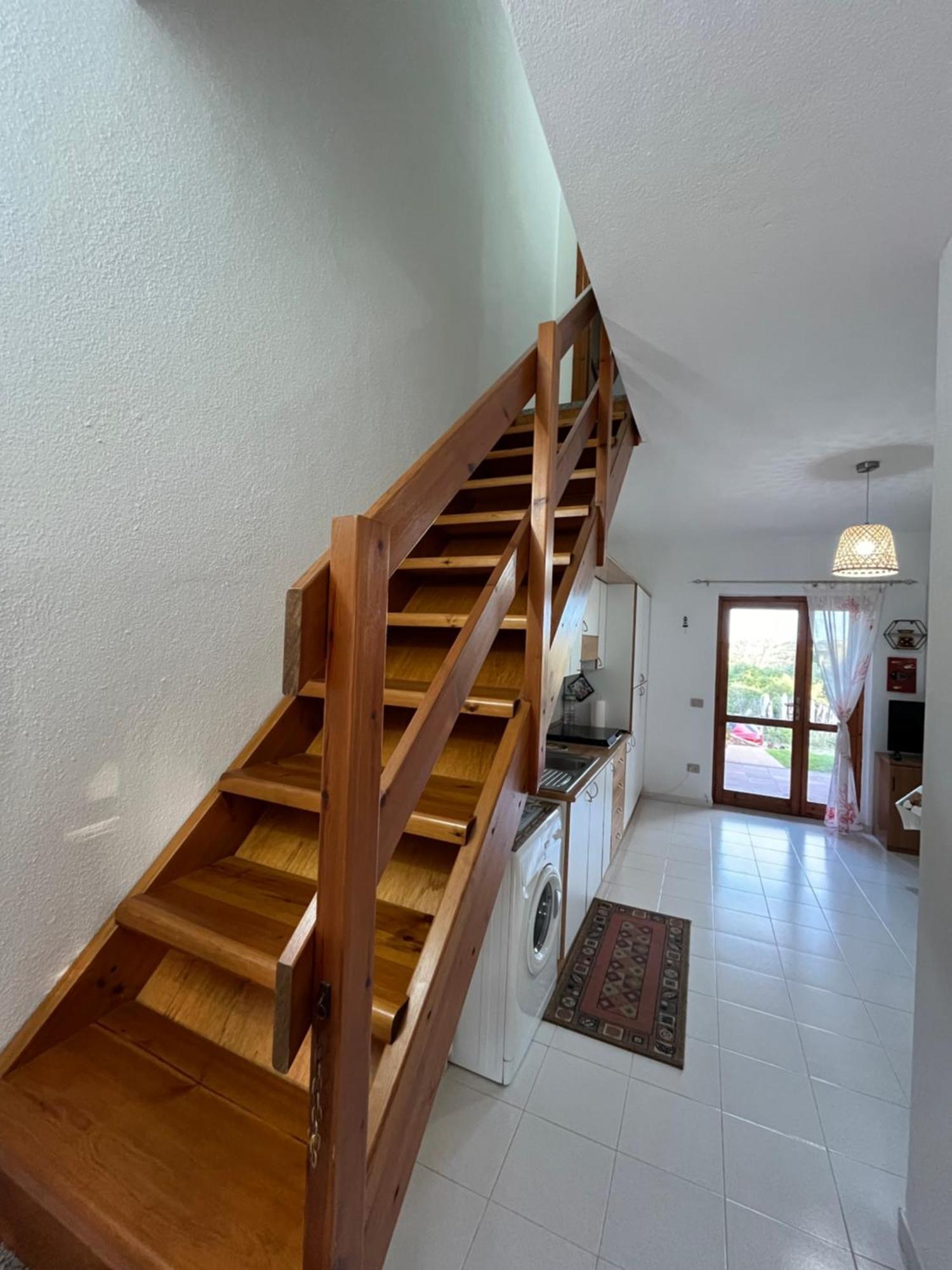 Casa Sviluppata Su Due Piani Con Doppia Veranda E Parcheggio Privato San Teodoro  Exteriör bild