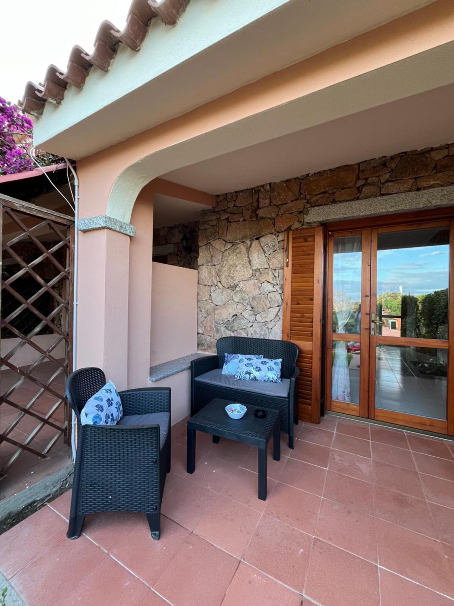 Casa Sviluppata Su Due Piani Con Doppia Veranda E Parcheggio Privato San Teodoro  Exteriör bild