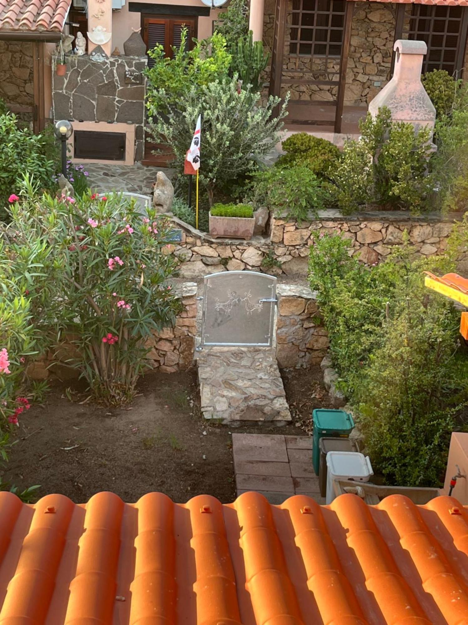 Casa Sviluppata Su Due Piani Con Doppia Veranda E Parcheggio Privato San Teodoro  Exteriör bild