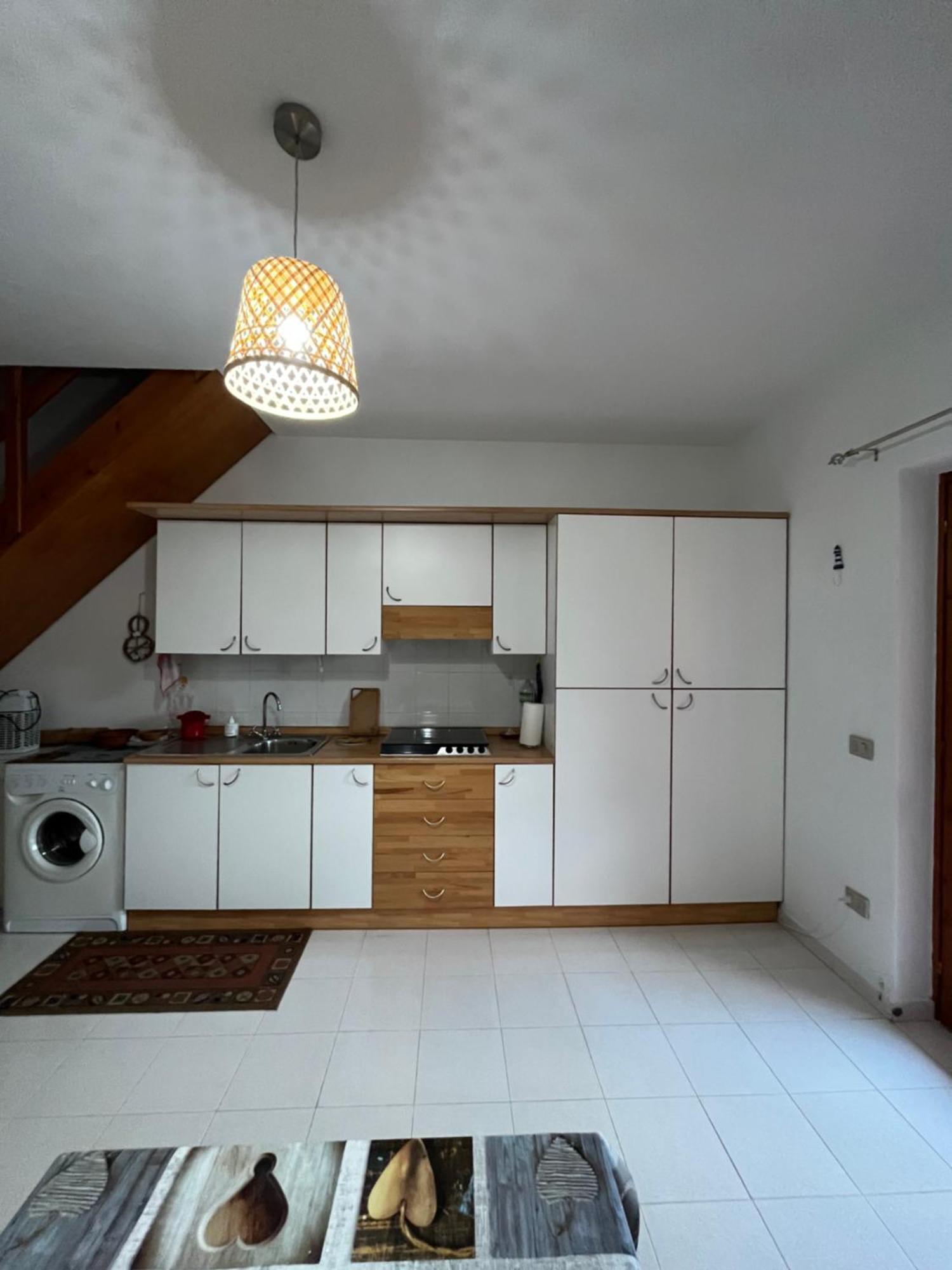 Casa Sviluppata Su Due Piani Con Doppia Veranda E Parcheggio Privato San Teodoro  Exteriör bild