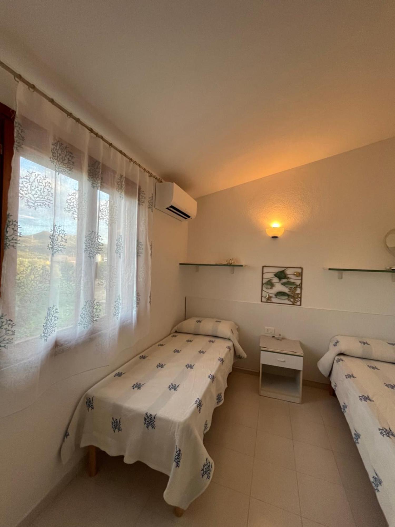 Casa Sviluppata Su Due Piani Con Doppia Veranda E Parcheggio Privato San Teodoro  Exteriör bild