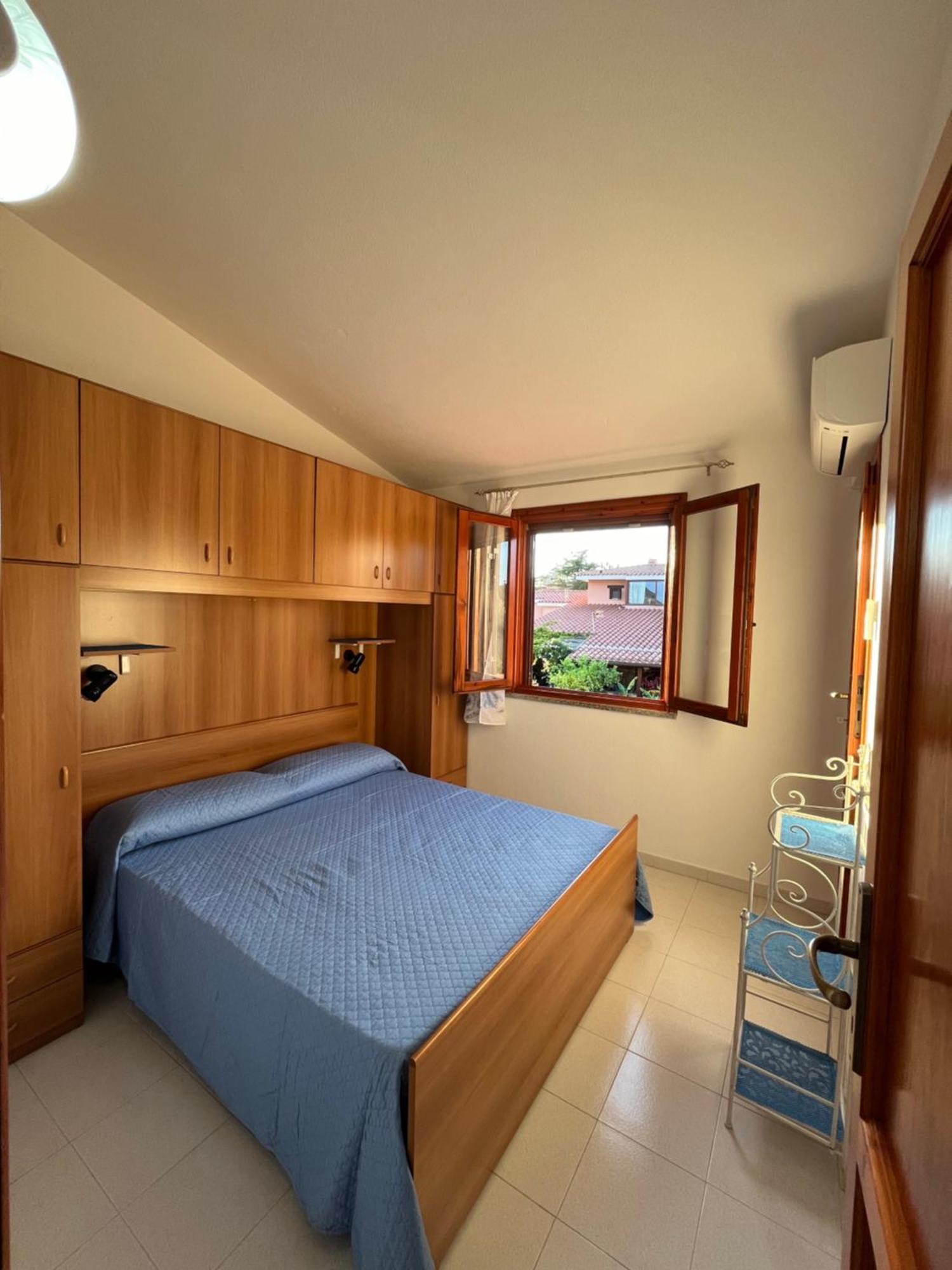 Casa Sviluppata Su Due Piani Con Doppia Veranda E Parcheggio Privato San Teodoro  Exteriör bild