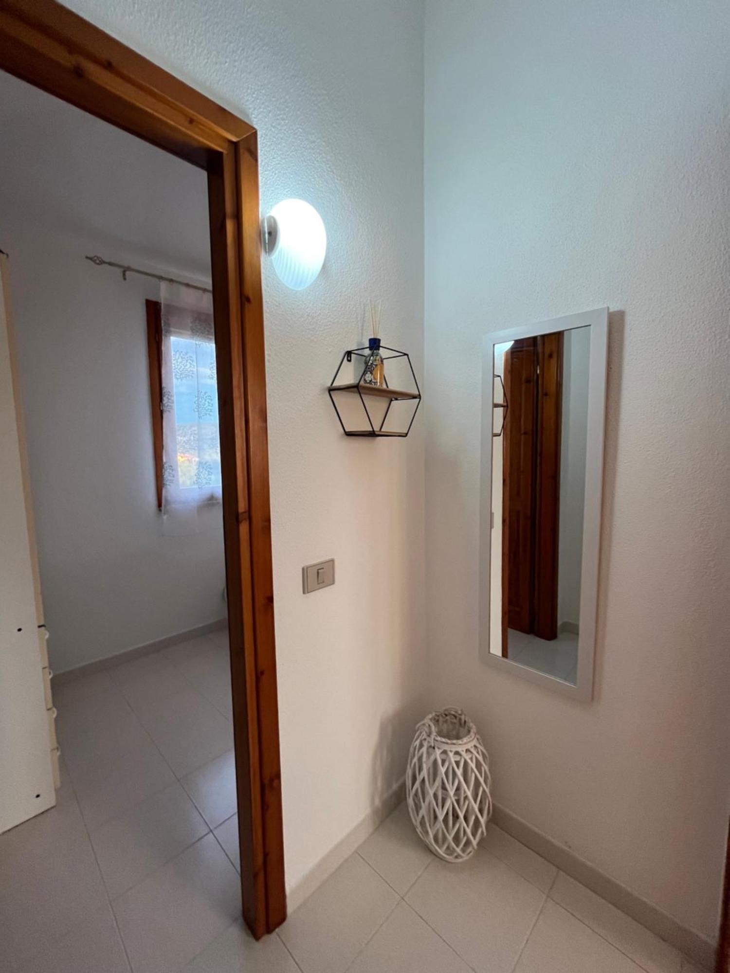 Casa Sviluppata Su Due Piani Con Doppia Veranda E Parcheggio Privato San Teodoro  Exteriör bild