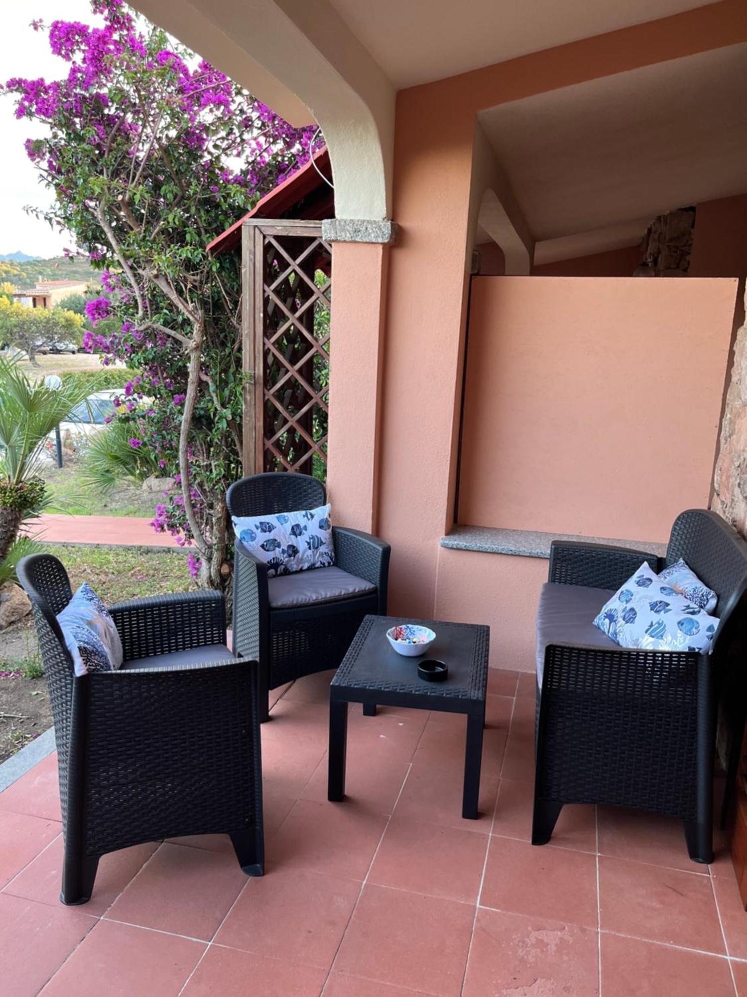 Casa Sviluppata Su Due Piani Con Doppia Veranda E Parcheggio Privato San Teodoro  Exteriör bild